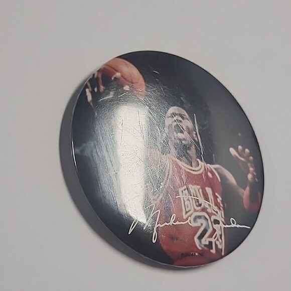 Michael Jordan Chicago Bulls vintage basketball pinback button Large size NBA - Picture 2 of 4